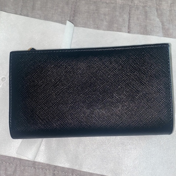 PRADA! Beautiful small wallet in pristine condition! - Picture 6 of 9